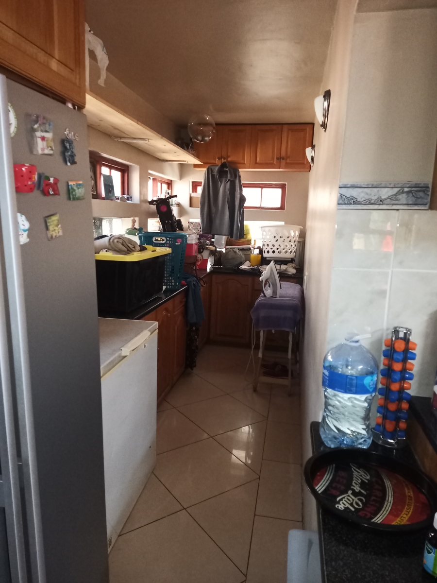 To Let 3 Bedroom Property for Rent in Strandfontein Western Cape